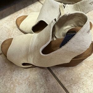 Toms Cream Espadrilles with Woven Texture